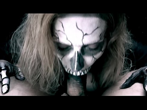 ❤️ Demon nighean sucking cock le a beul dubh agus slugadh cum. ️  Bhidio fucking  aig gd.my-hentai-gallery.ru ❌️
